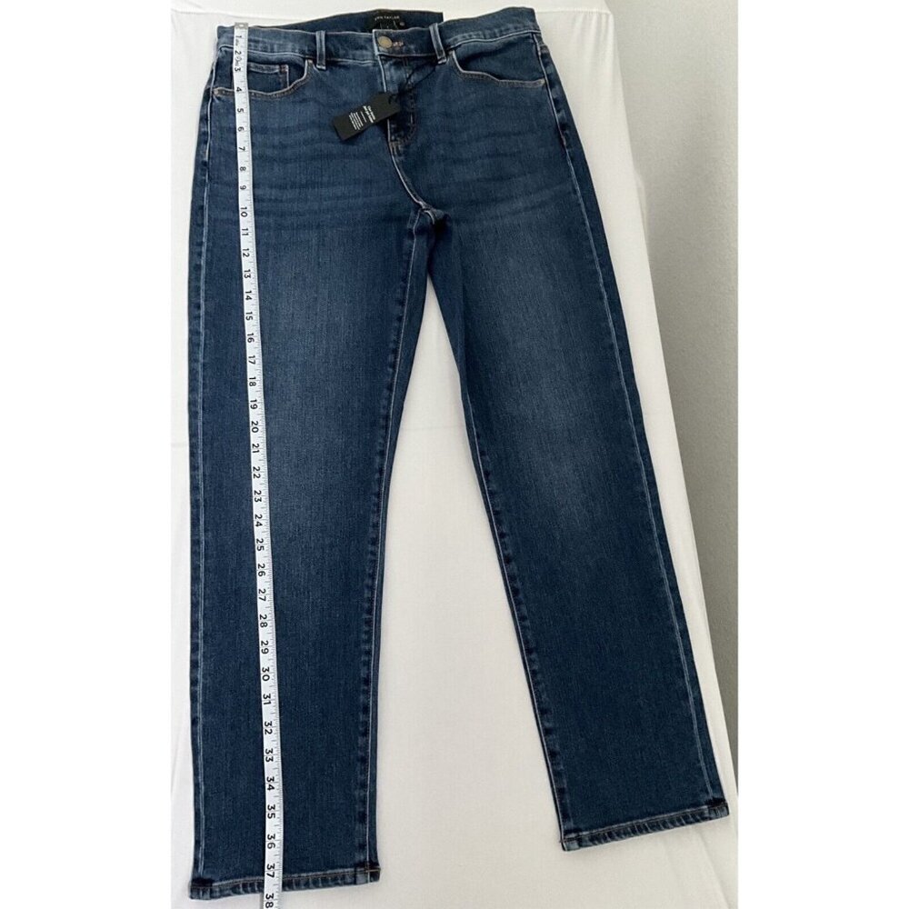ANN TAILOR Women’s Sculpting Pocket Mid Rise Tapered Jeans In Classic Índigo W - Picture 7 of 14